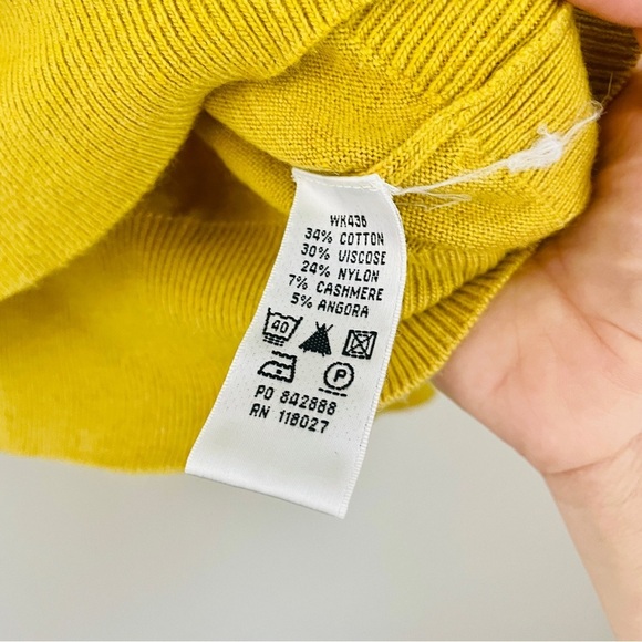 Boden Mustard Yellow Gold Sweater 20 Button Detail Shoulder Cashmere Angora - Picture 6 of 7